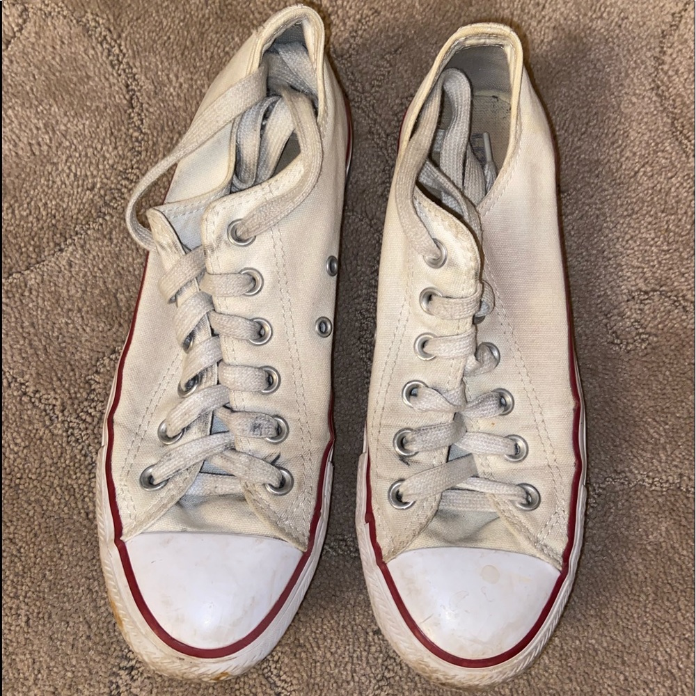 Low top white converse